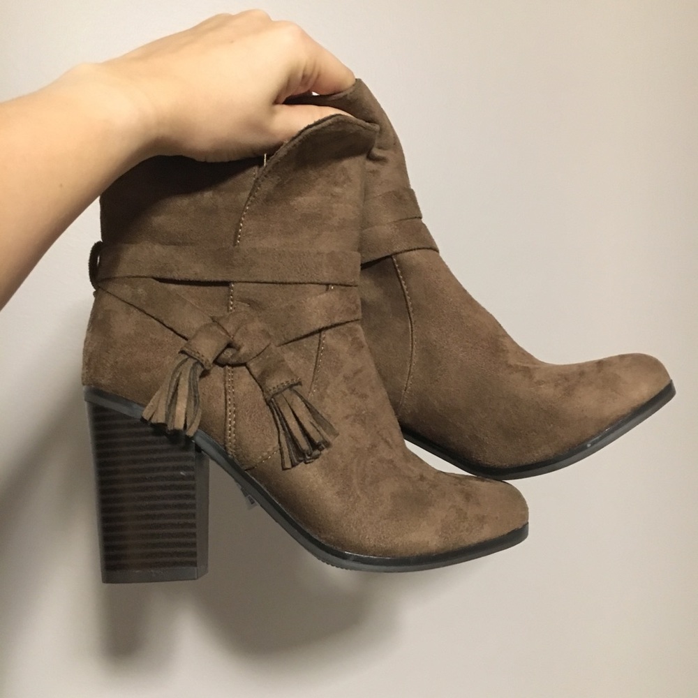 Ankle boots brown suede
